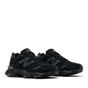 Brand New Balance Black Sneakers with Cushioned Sole and Supportive Design